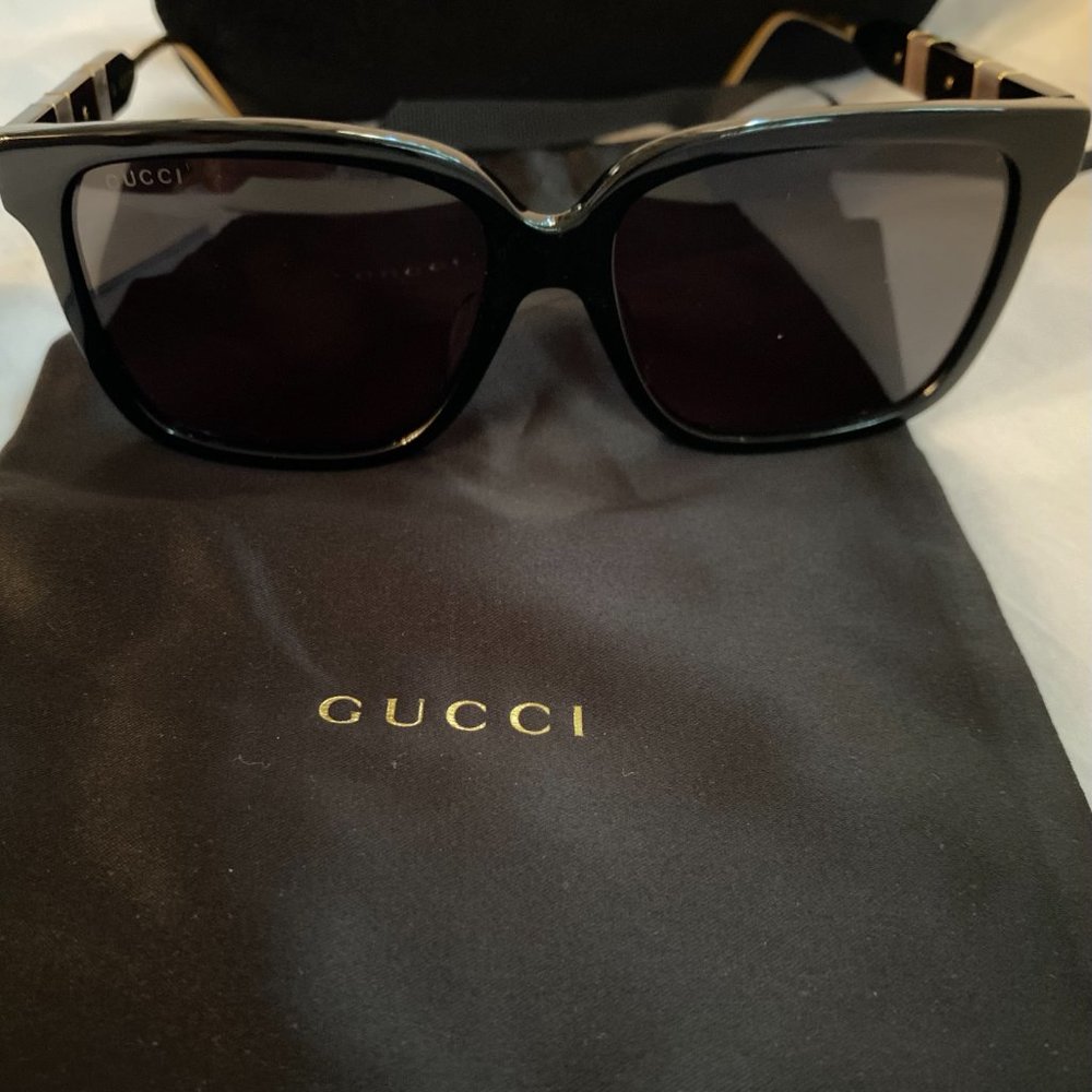 HP🎉SUNGLASS NEW GUCCI Authentic Black Beige Gray Eyewear Rectangle Velvet Case - Picture 2 of 11